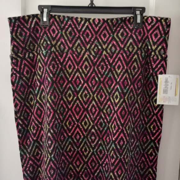 Lularoe Cassie Pencil Skirt Size 2XL Floral Diamond Print - Picture 3 of 8